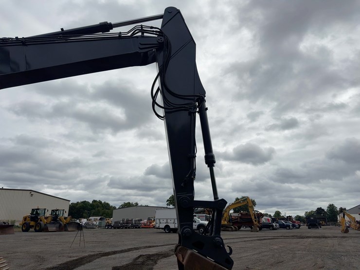 2016-deere-300g-lc-image-10