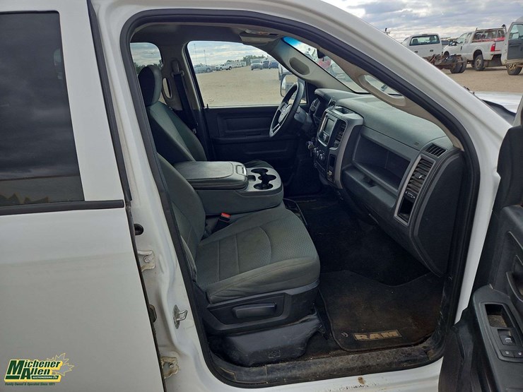 2014-dodge-1500-image-17
