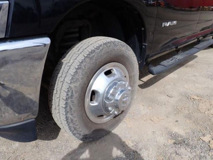 2019-dodge-ram-3500-image-38