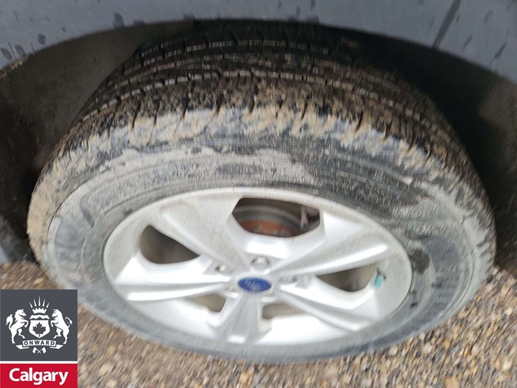 2015-ford-escape-se-image-10