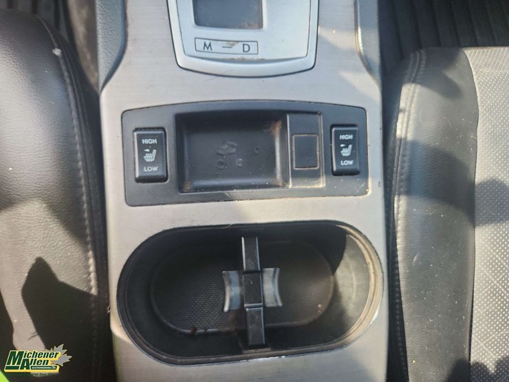 2014-subaru-outback-image-25