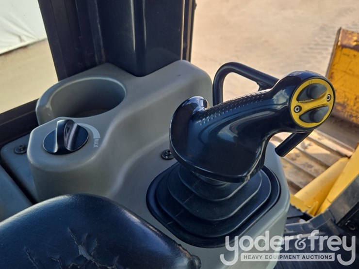 2018-komatsu-d61ex-24-image-57
