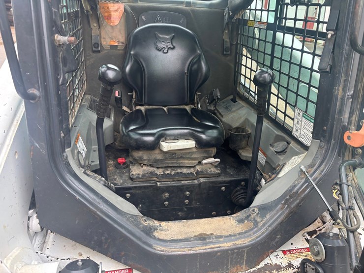 2015-bobcat-t770-image-34