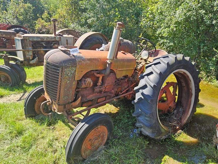 #2525-•-case-tractor-image-1