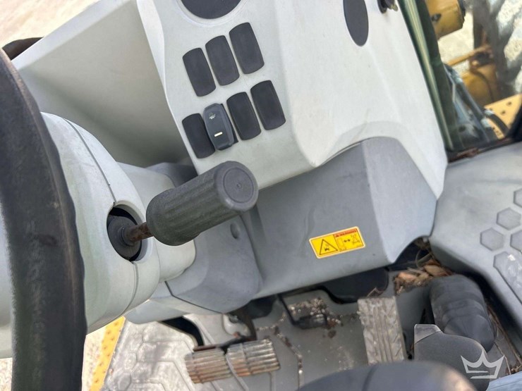 2017-caterpillar-420f2-it-image-34