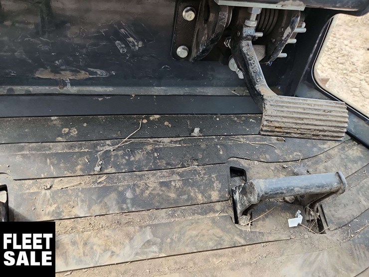 2016-deere-450j-image-16