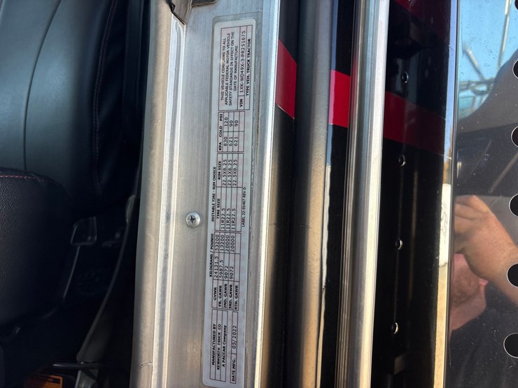 2023-kenworth-w900l-image-114