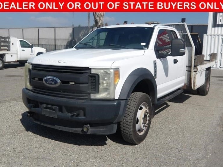 2017-ford-f550-image-1