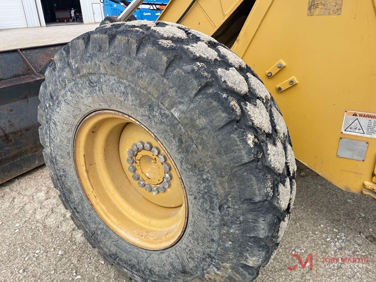 2001-caterpillar-924g-image-11
