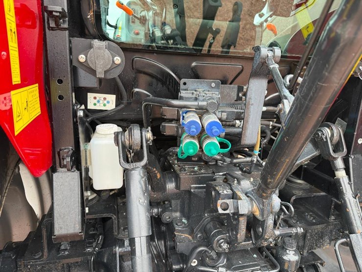 case-ih-farmall-95a-image-28
