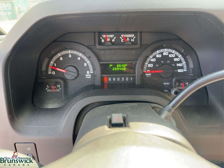 2014-ford-e450-image-29