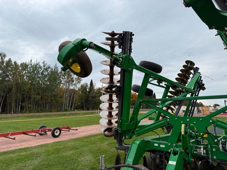 john-deere-2623-image-33