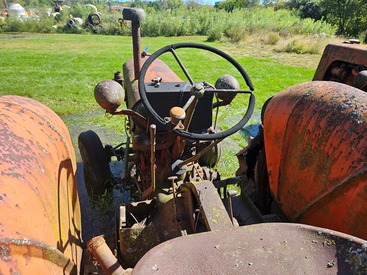 #2523-•-case-tractor-image-19