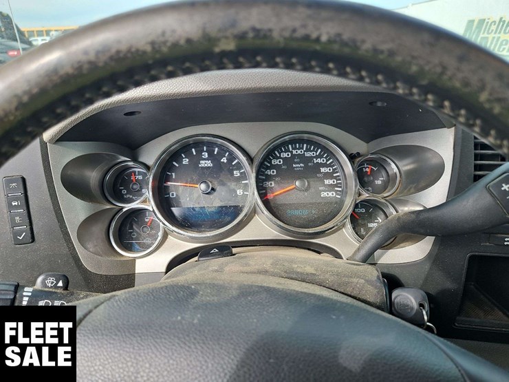 2014-chevrolet-silverado-2500hd-image-18