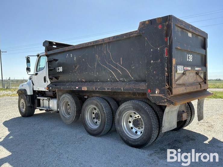 2013-freightliner-114sd-image-7