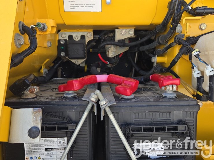 2018-komatsu-d61ex-24-image-32