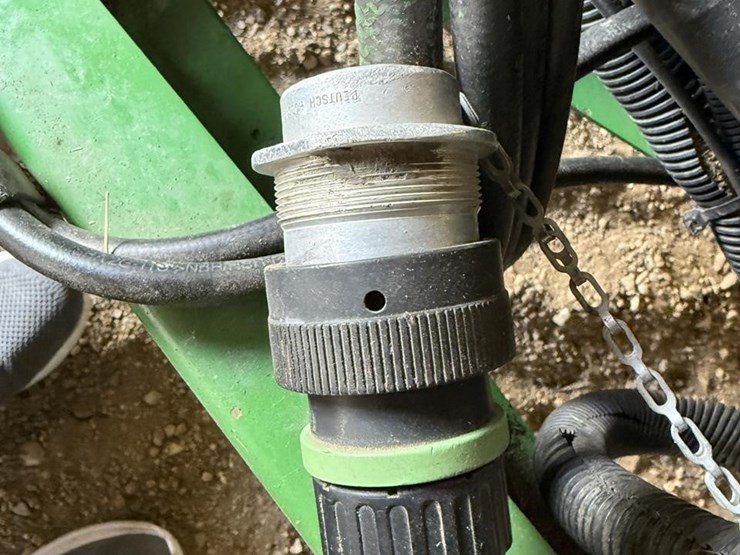 john-deere-567-image-10