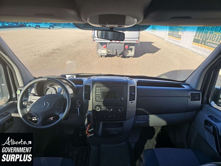 2012-mercedes-benz-sprinter-2500-image-22