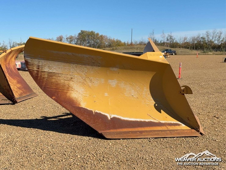 caterpillar-10-image-2