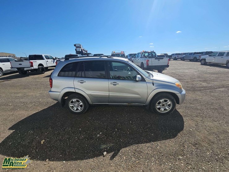 2004-toyota-rav4-image-7