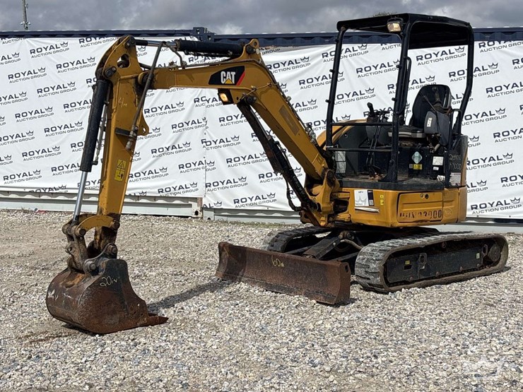 2018-caterpillar-303e-mini-excavator-image-1
