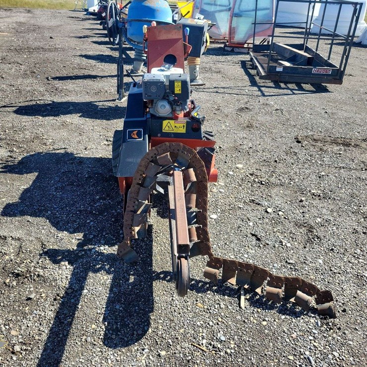 DITCH WITCH 1020