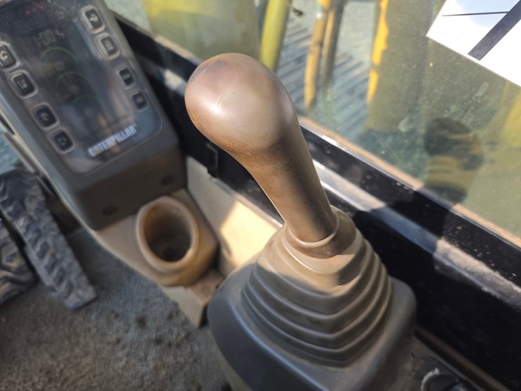 caterpillar-330b-image-55