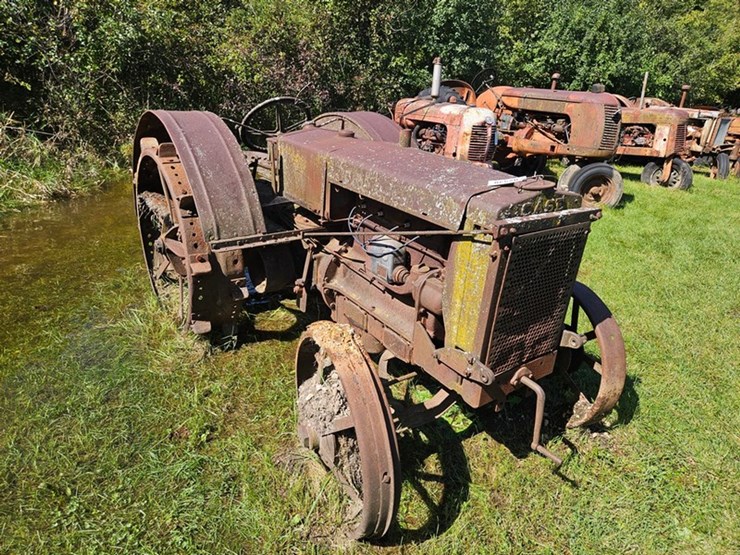 #2530-•-1939-case-c-tractor-image-8