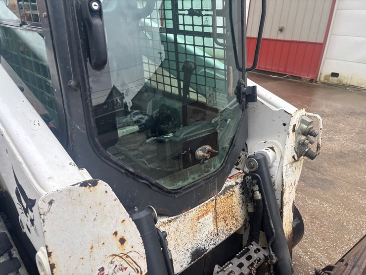 2015-bobcat-t770-image-22