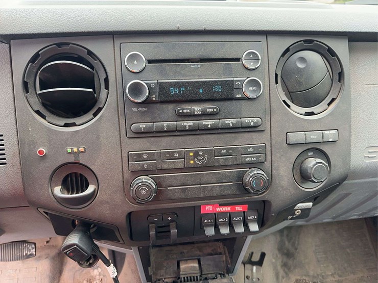 2015-ford-f550-xl-image-22