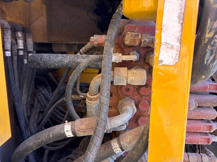 deere-85g-image-33
