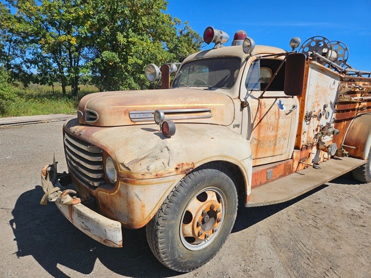 #2535-•-1949-ford-f-7-fire-truck-image-36