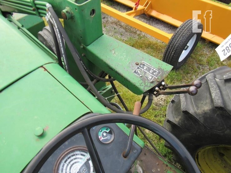 john-deere-2440-image-12
