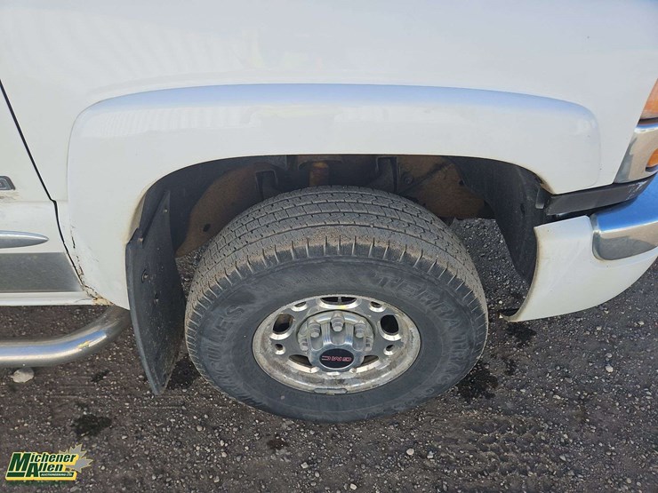 gmc-sierra-2500hd-image-12