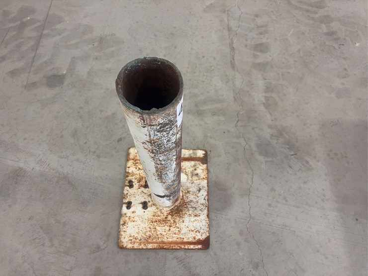 30"-tall-pedestal-image-5