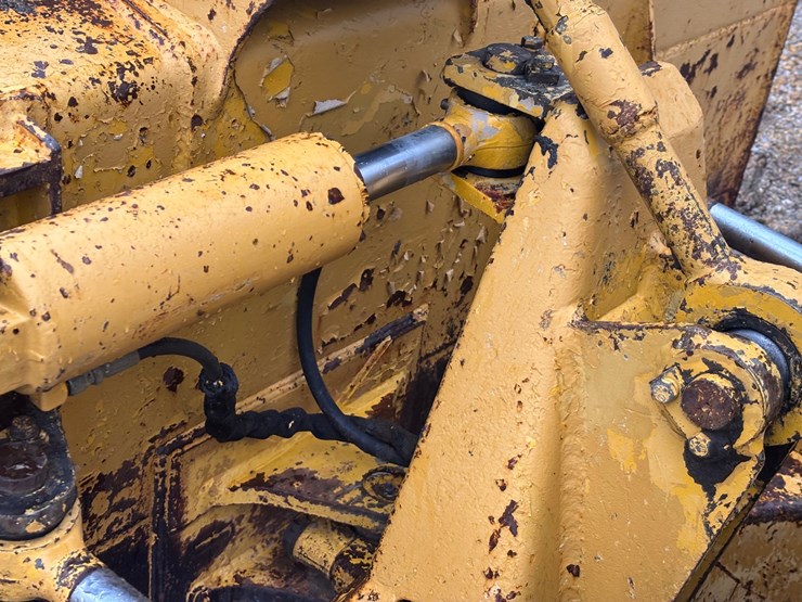 komatsu-d37e-2-image-4