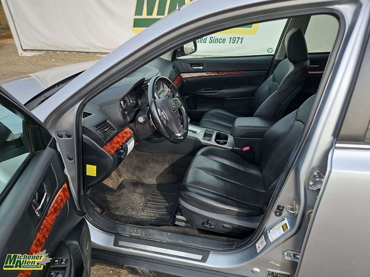 2012-subaru-outback-image-12