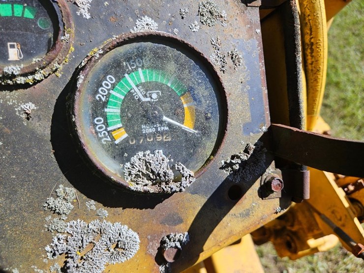 #2532-•-massey-ferguson-80b-loader-tractor-image-25