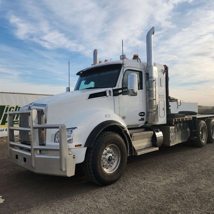 KENWORTH T880