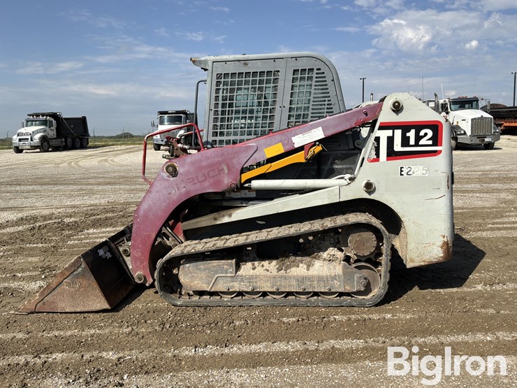 2015-takeuchi-tl12-image-8