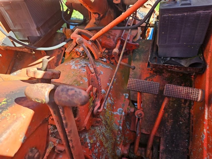 #2531-•-case-900-tractor-image-24