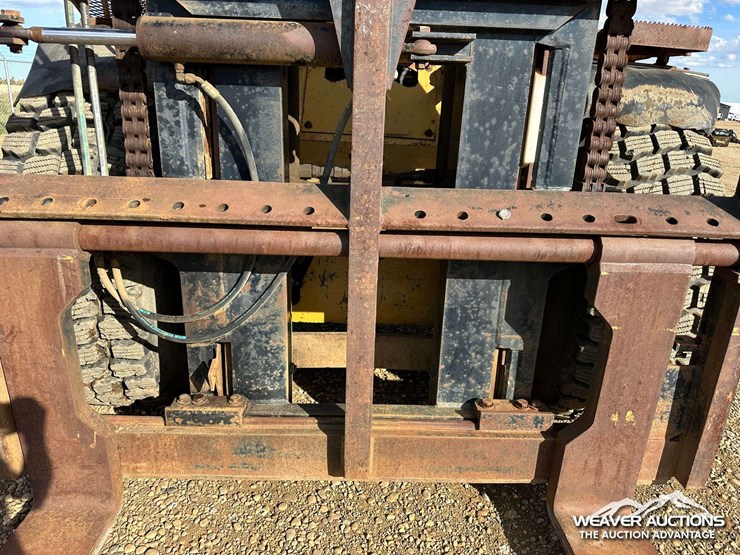 caterpillar-938f-image-28