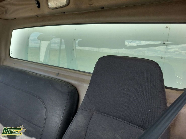 2006-freightliner-m2-106-image-22