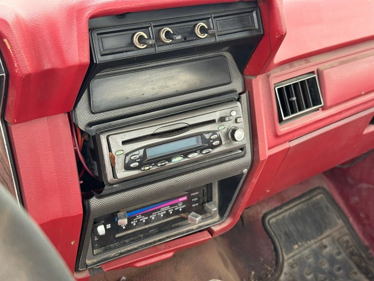 ford-f350-xl-image-37