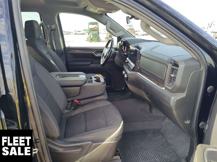 2023-gmc-sierra-1500-image-16