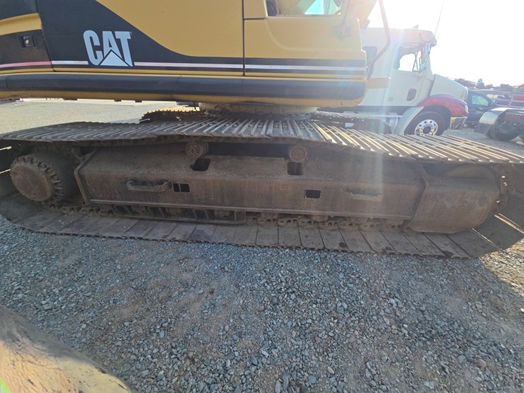 caterpillar-330b-image-66
