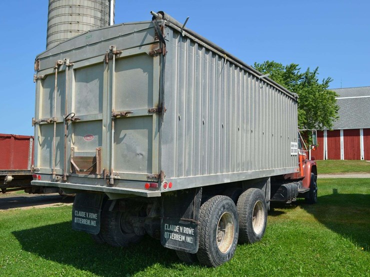 1979-international-grain-truck-image-10