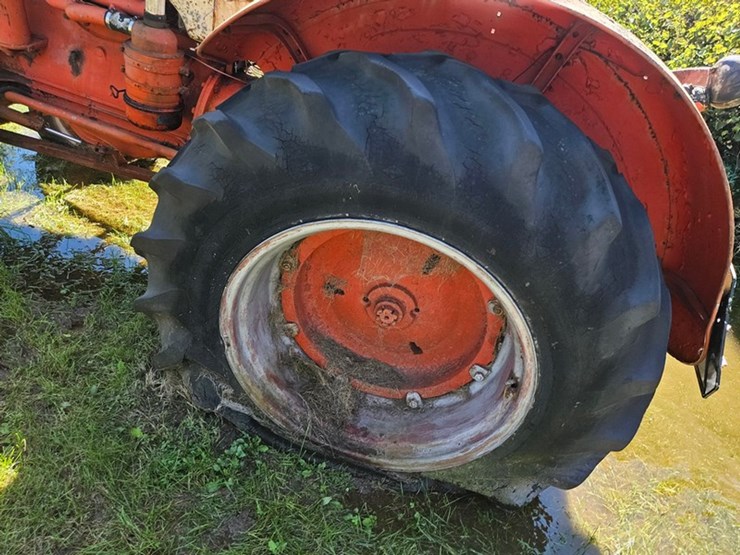 #2531-•-case-900-tractor-image-33