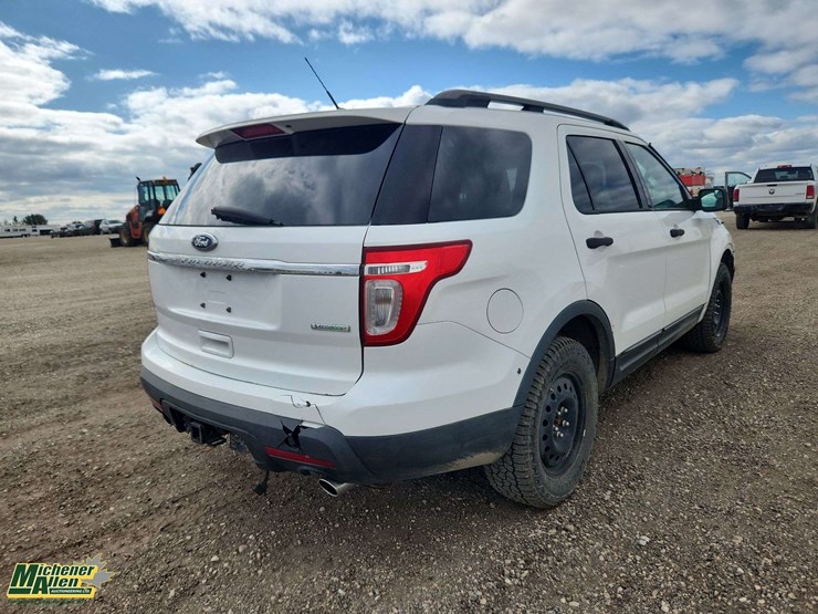 2013-ford-explorer-image-4