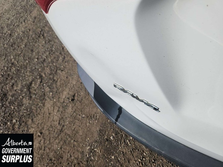 2015-toyota-rav4-le-image-33